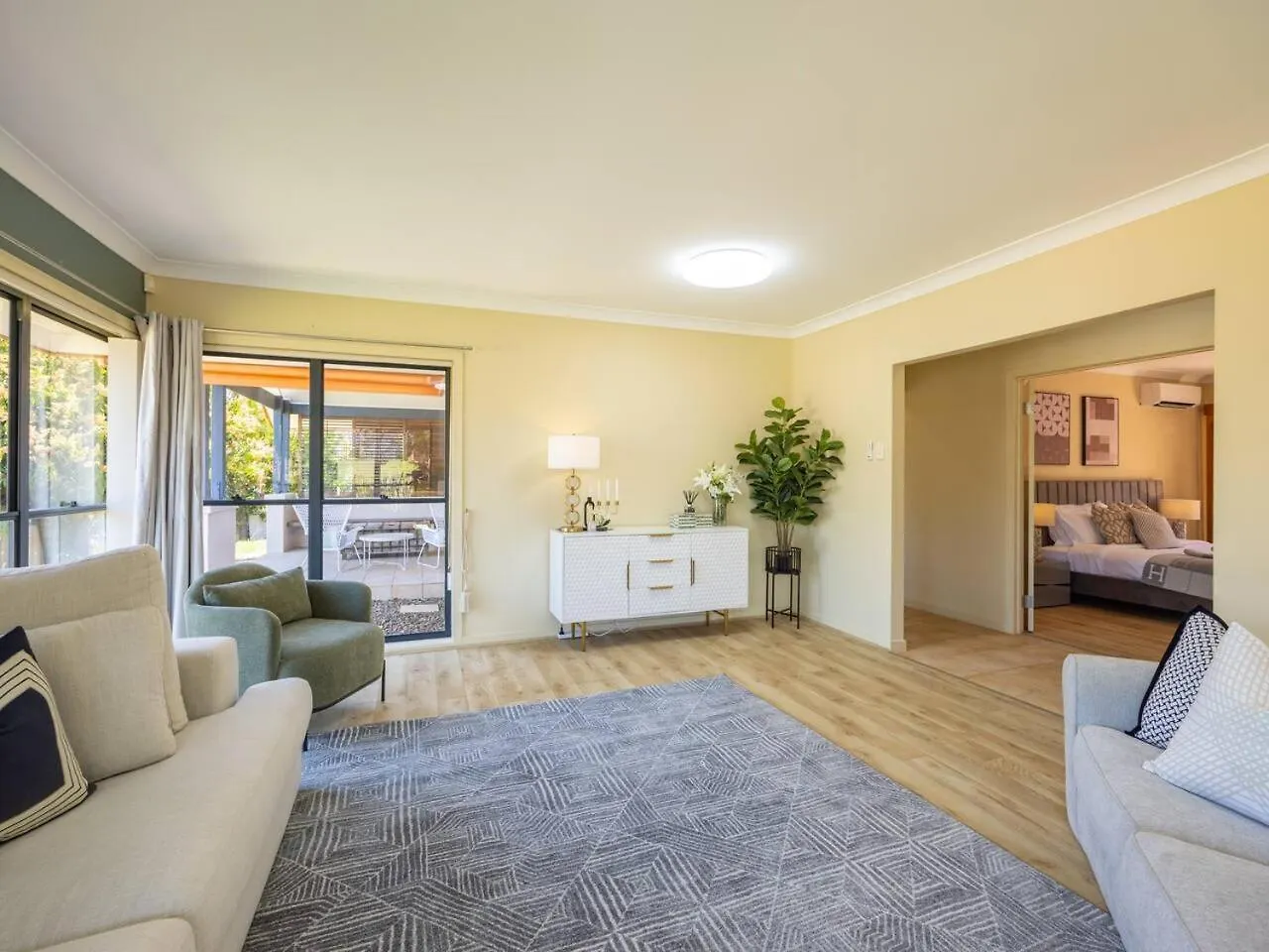 Bauhaus Design 5 Bedrooms Home At Carindale بريزبين 0*,  أستراليا