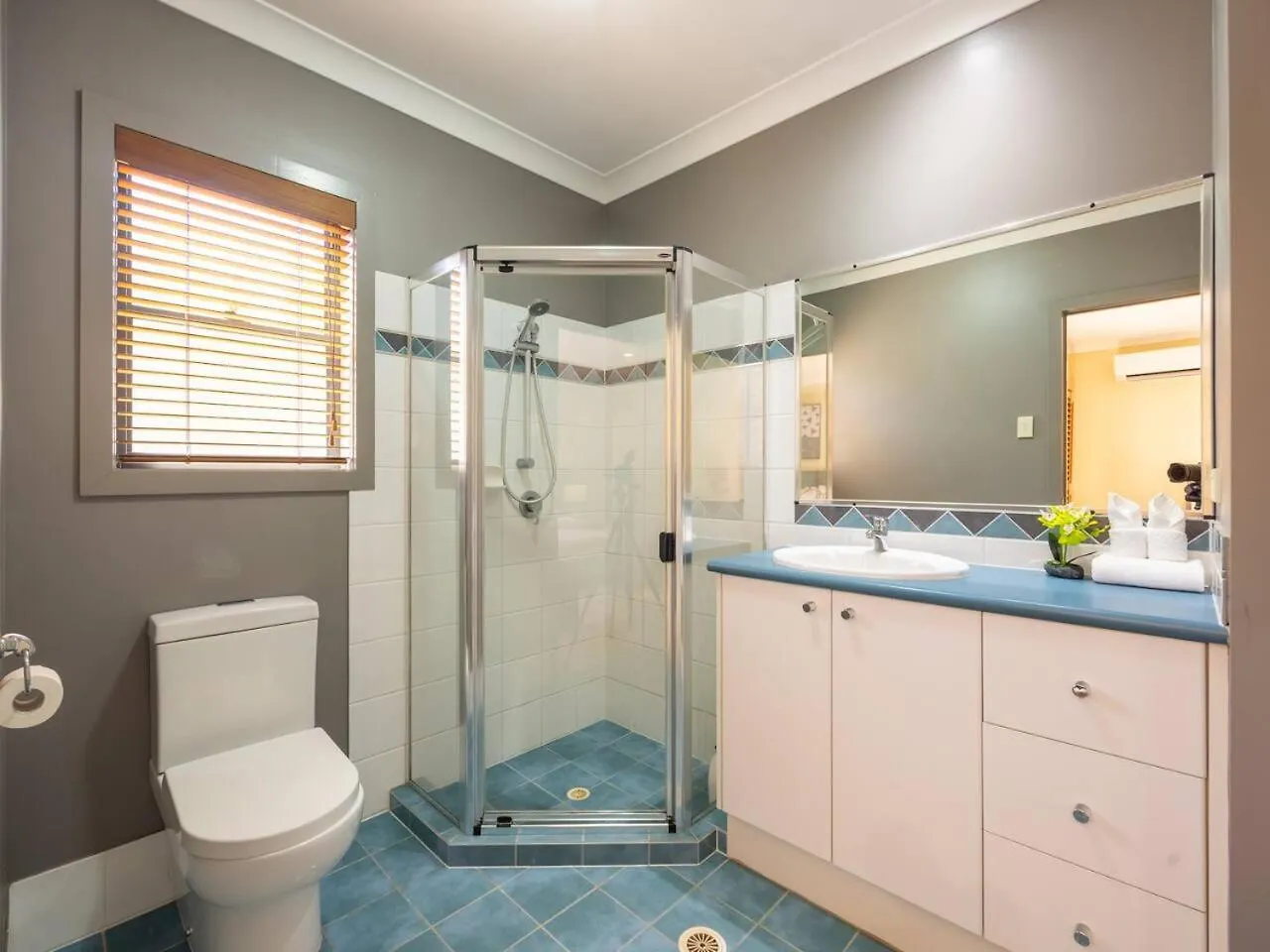 Дом отдыха Bauhaus Design 5 Bedrooms Home At Carindale Брисбен